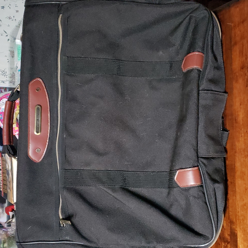 HOST PICK Garment Bag-American Tourister